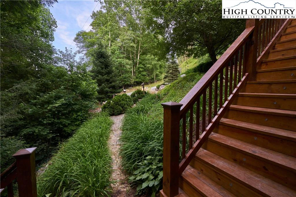 Image number 10 for the current listing