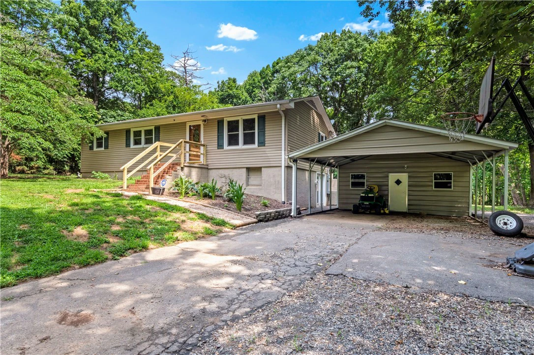 Image number 4 for the current listing