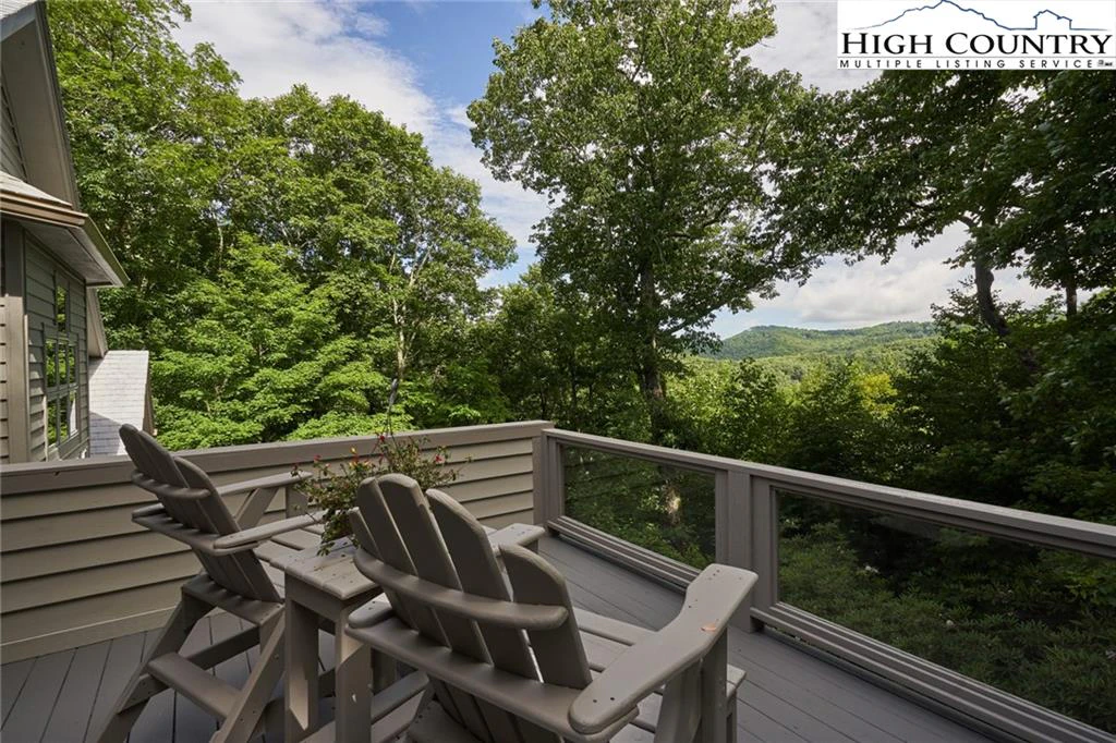 Image number 11 for the current listing