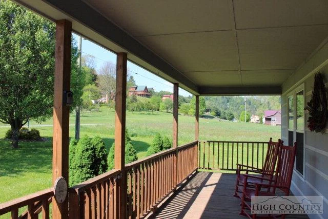 Image number 14 for the current listing