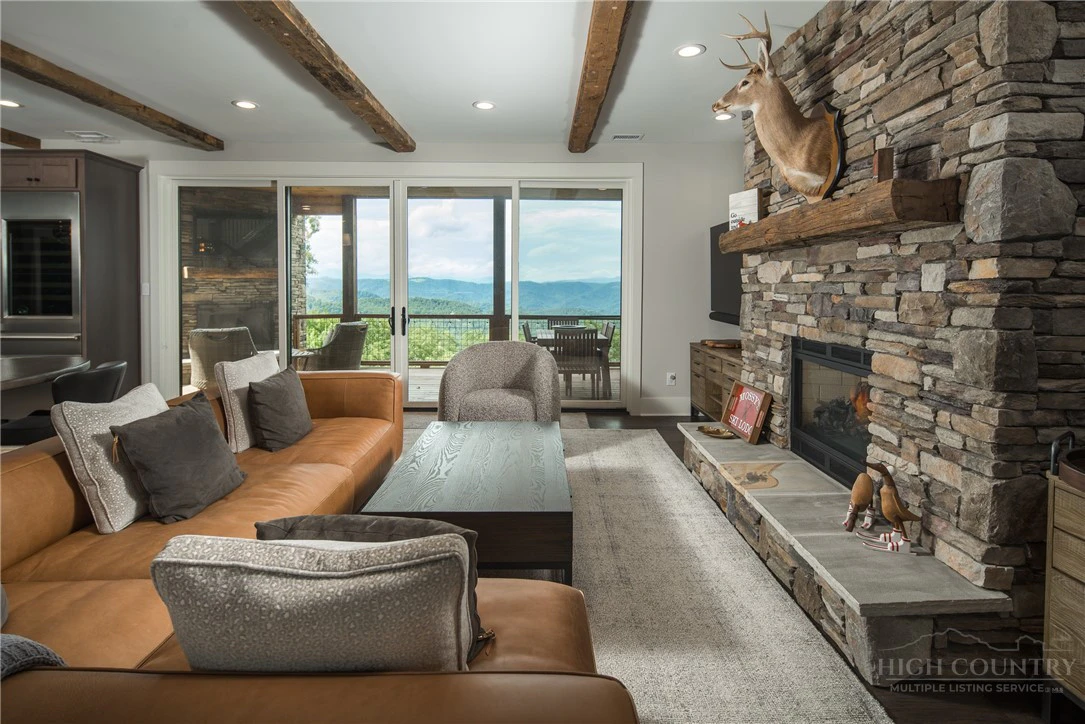 Image number 6 for the current listing