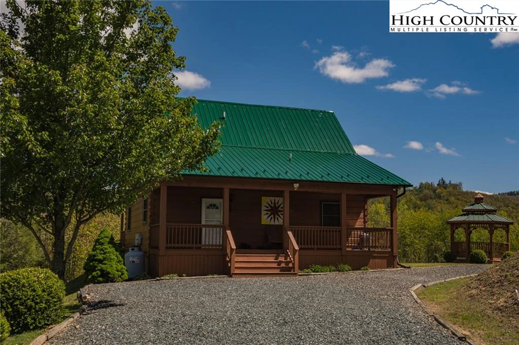 Image number 1 for the current listing