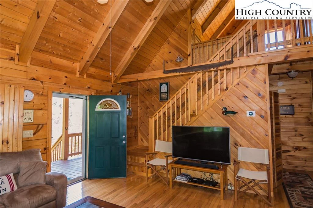 Image number 2 for the current listing