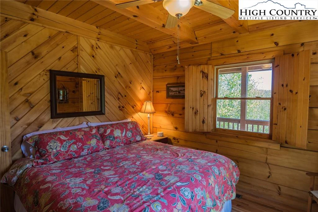 Image number 11 for the current listing