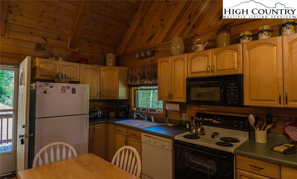 Image number 19 for the current listing