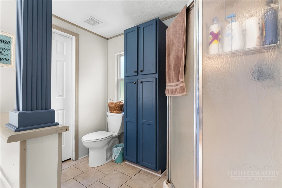 Image number 14 for the current listing