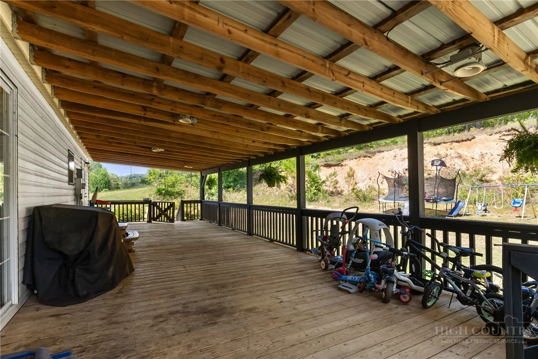 Image number 2 for the current listing