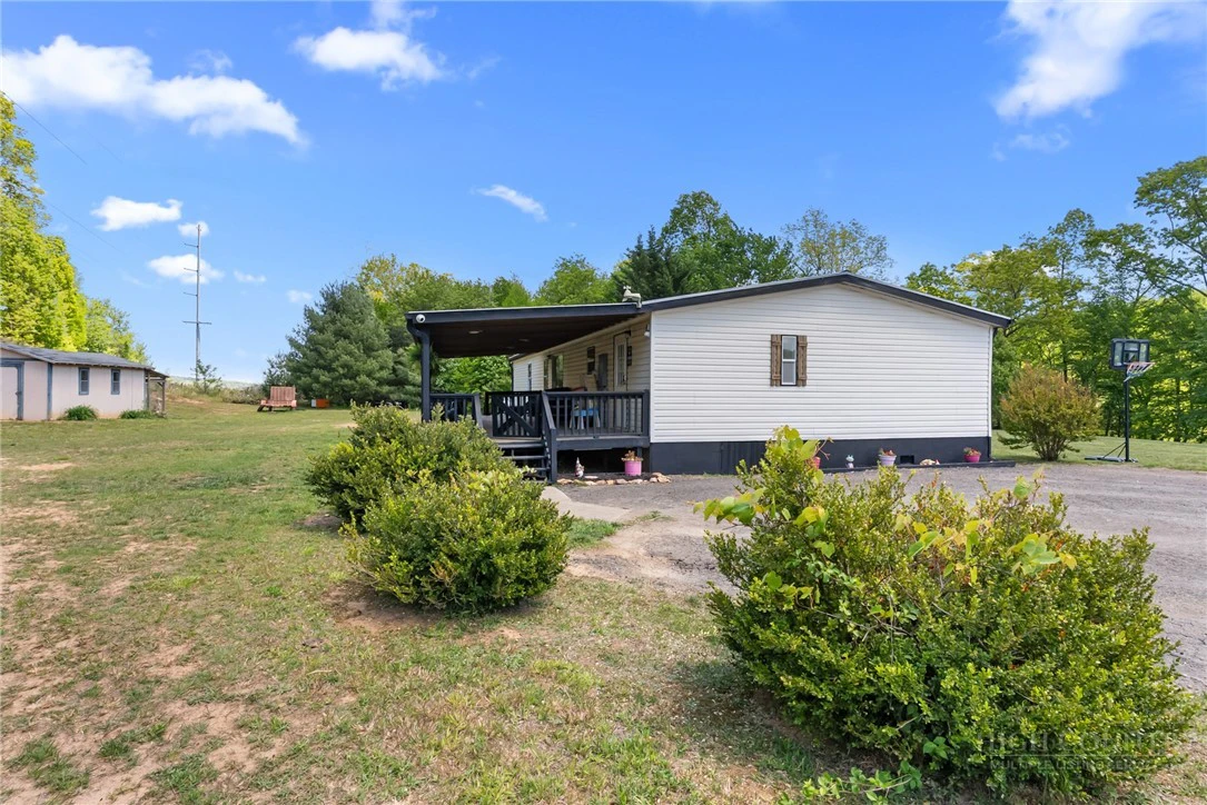 Image number 17 for the current listing