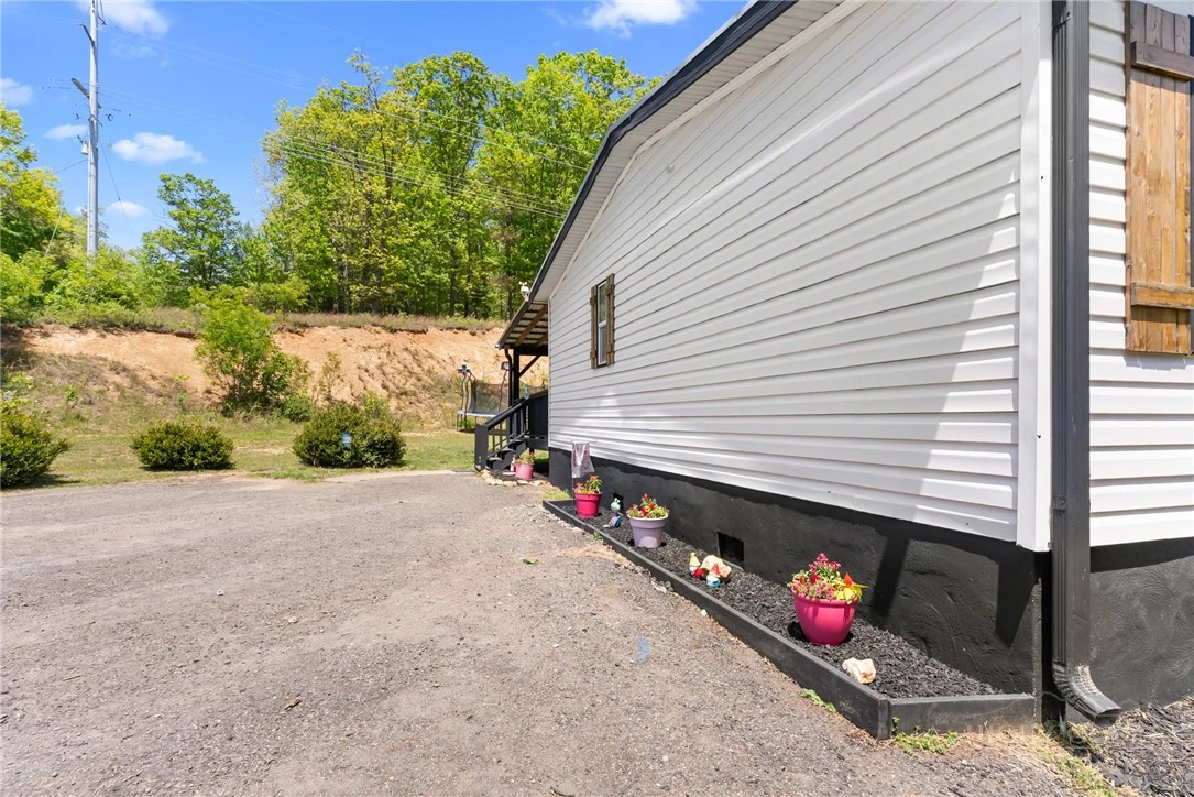 Image number 20 for the current listing