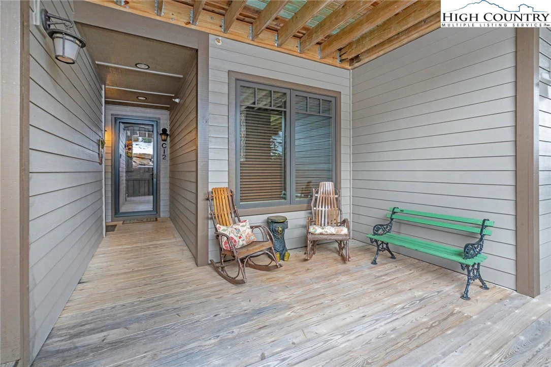 Image number 8 for the current listing