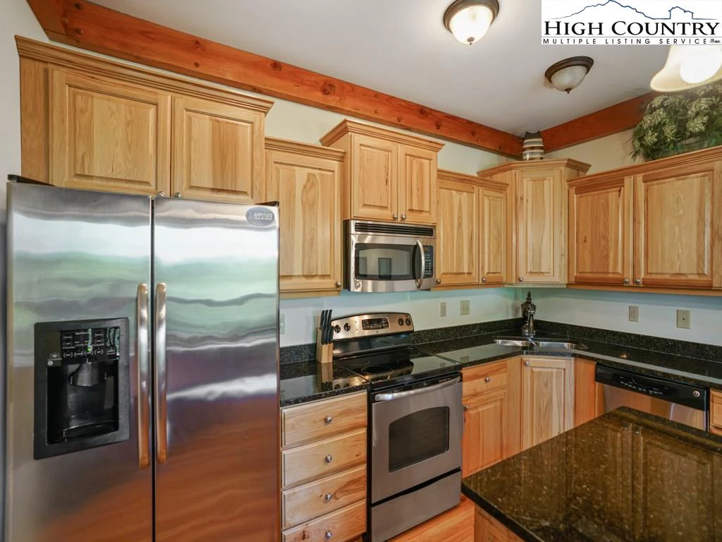Image number 11 for the current listing