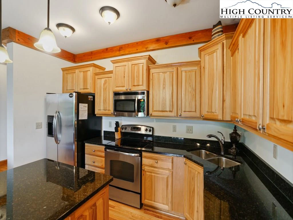 Image number 9 for the current listing