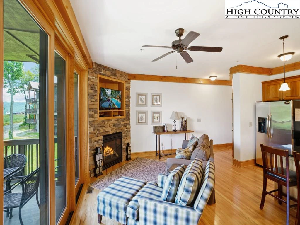 Image number 6 for the current listing