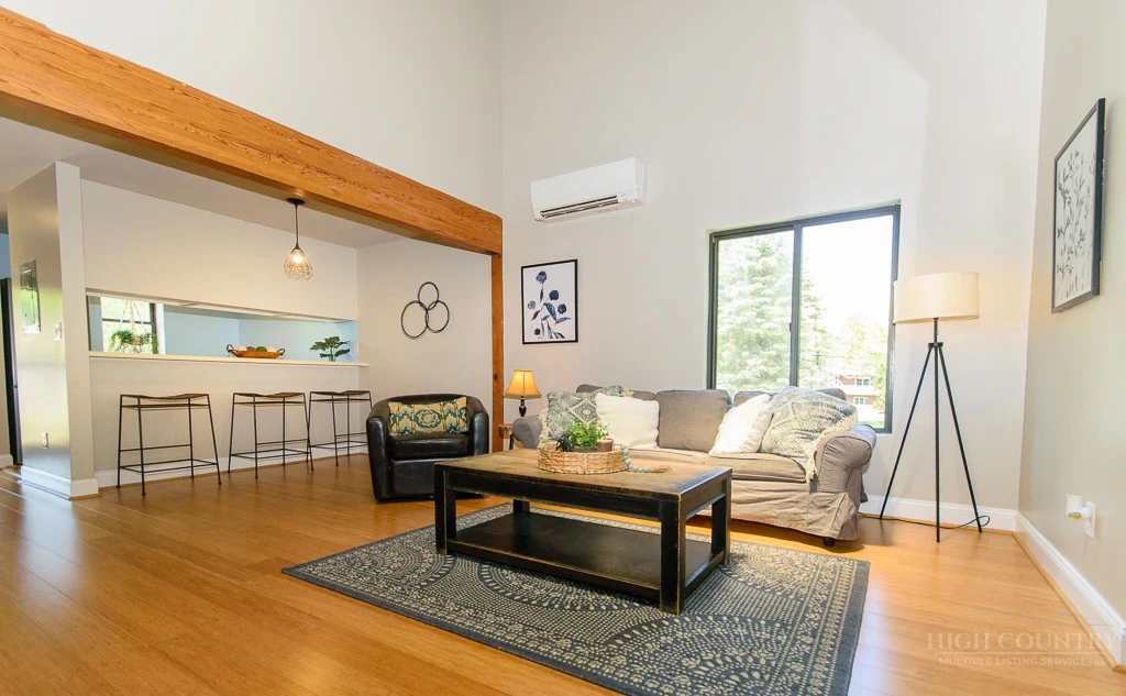 Image number 12 for the current listing