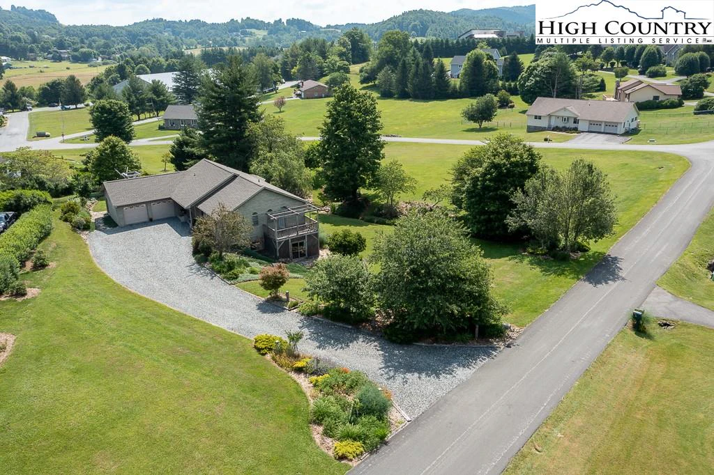 Image number 1 for the current listing
