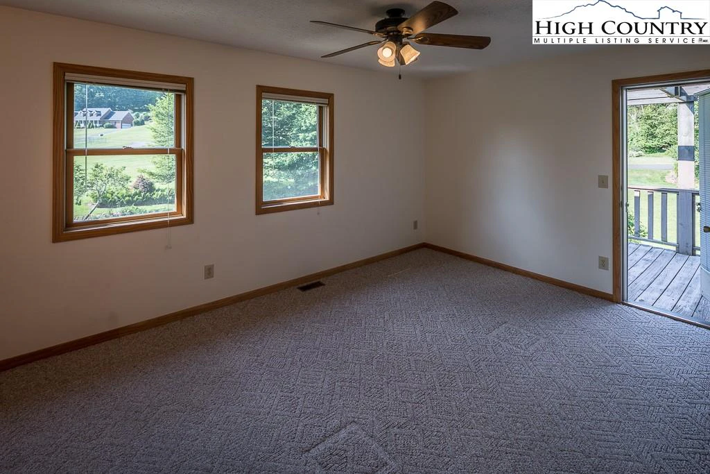 Image number 3 for the current listing