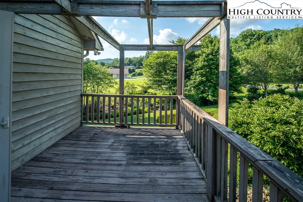 Image number 4 for the current listing