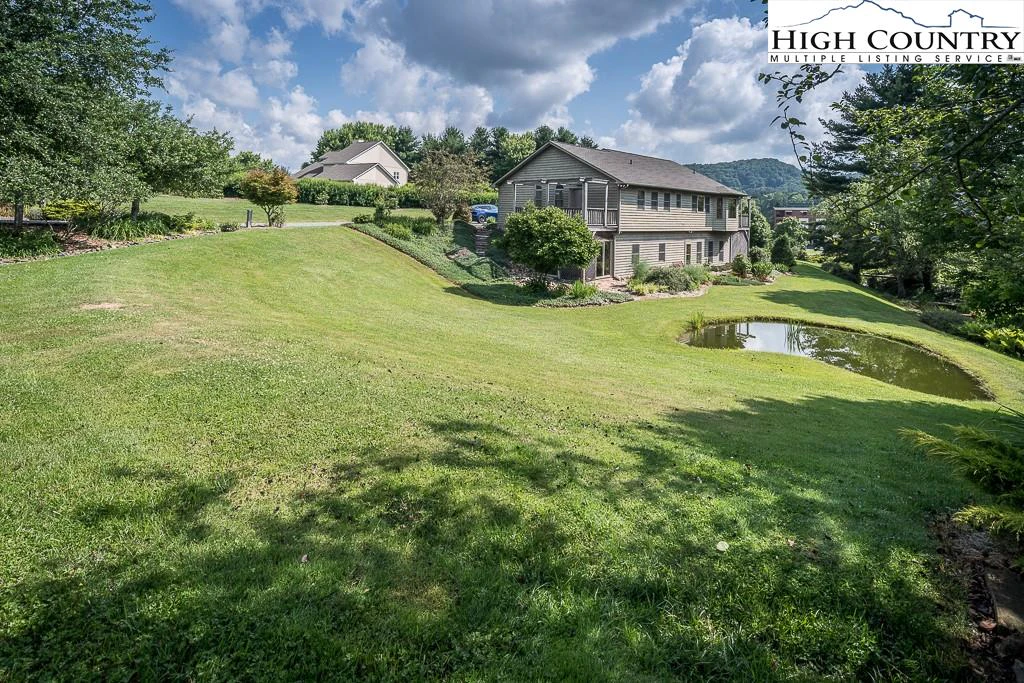 Image number 17 for the current listing