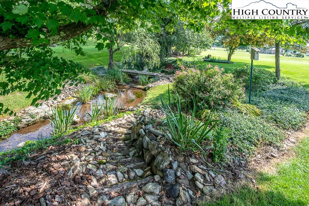 Image number 18 for the current listing