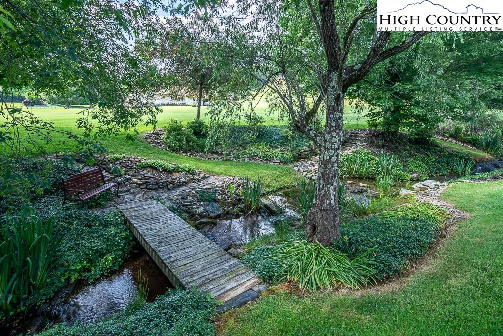 Image number 19 for the current listing