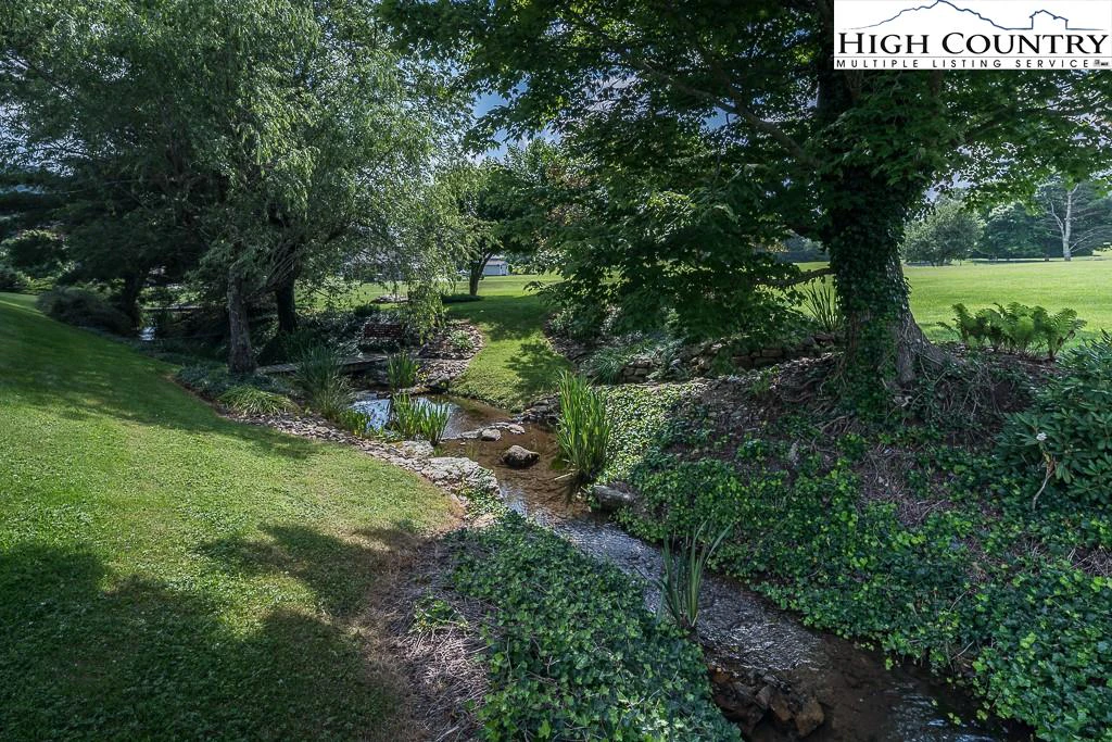 Image number 21 for the current listing