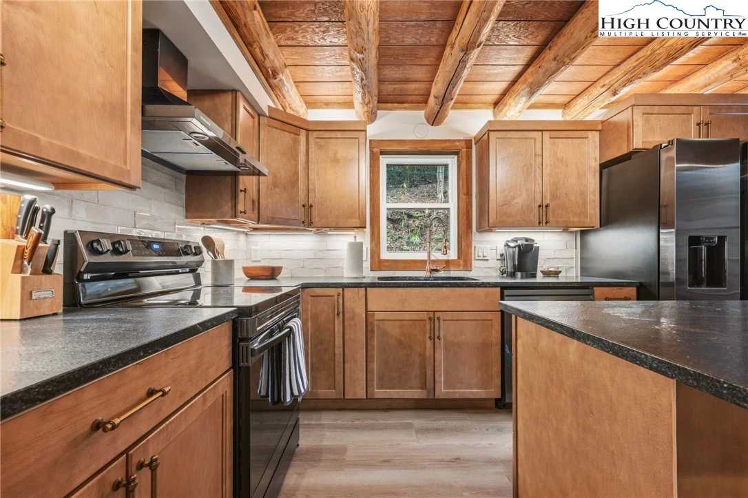 Image number 5 for the current listing