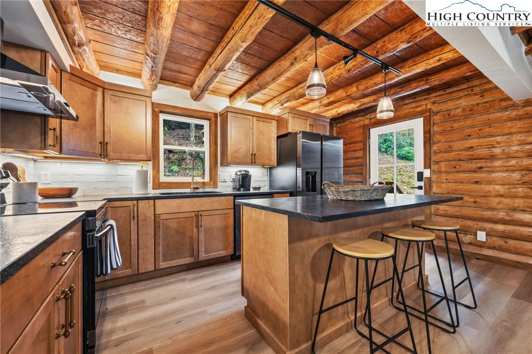 Image number 6 for the current listing