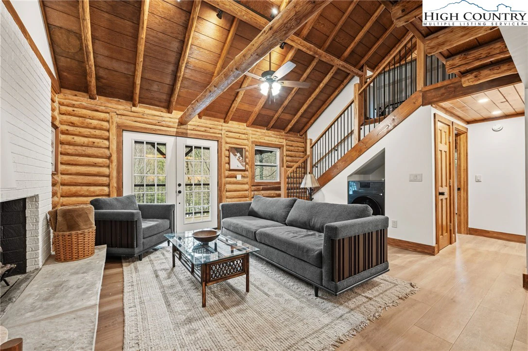 Image number 9 for the current listing