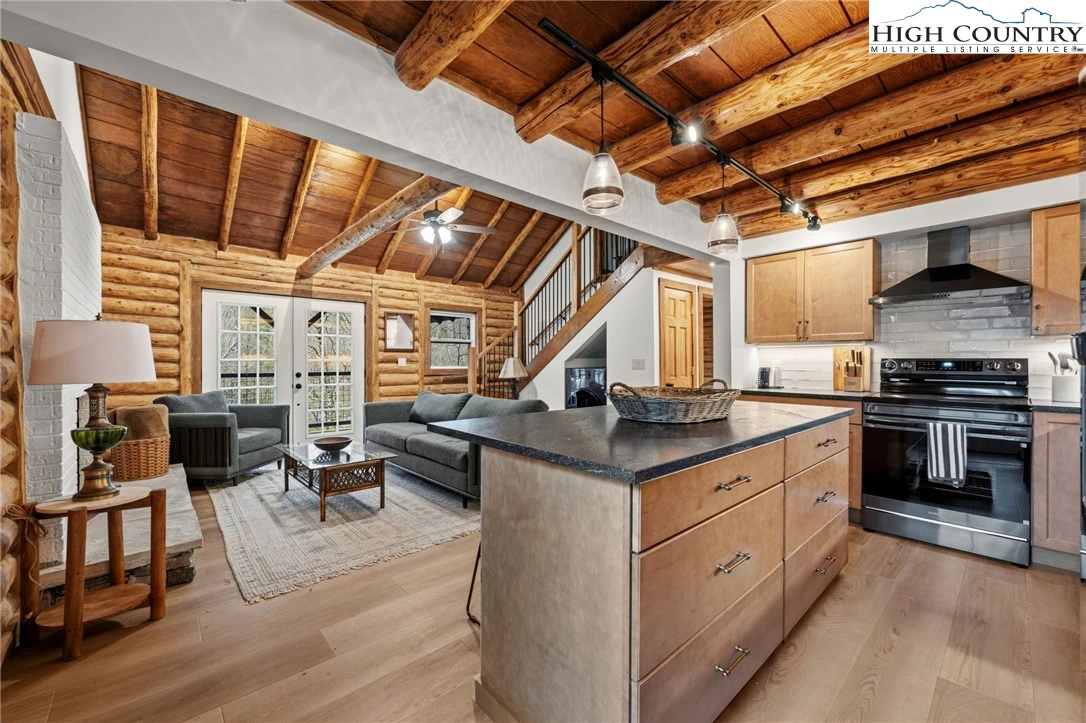 Image number 7 for the current listing