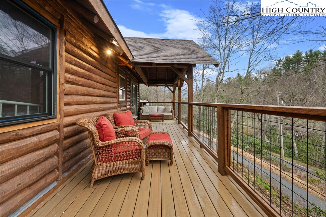 Image number 28 for the current listing
