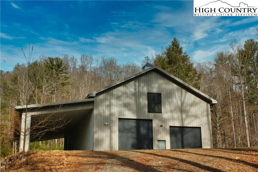 Image number 1 for the current listing