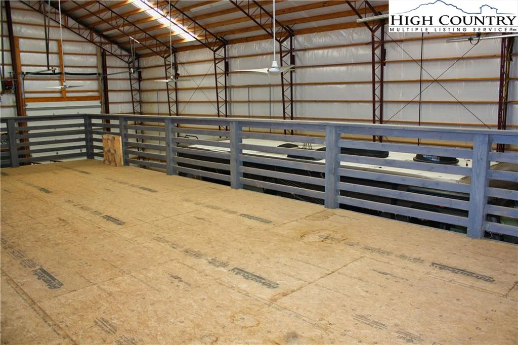 Image number 3 for the current listing