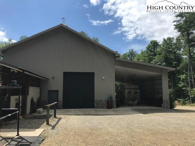 Image number 9 for the current listing