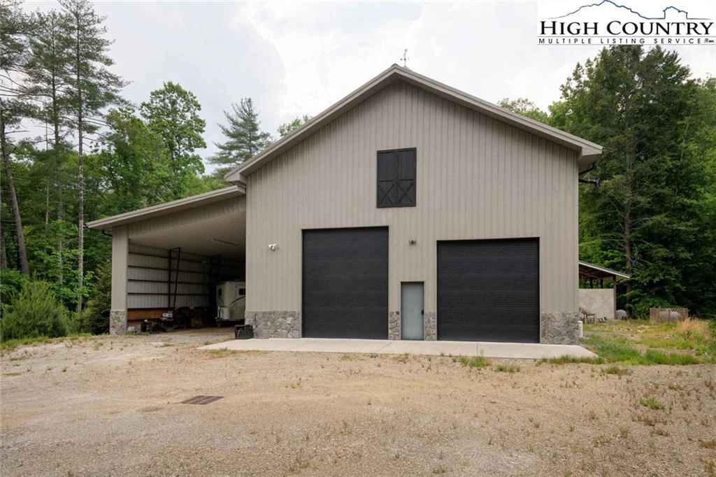 Image number 11 for the current listing