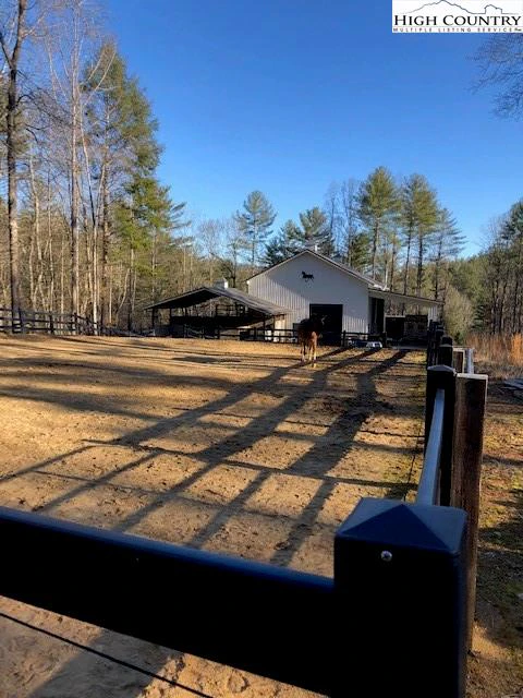 Image number 2 for the current listing
