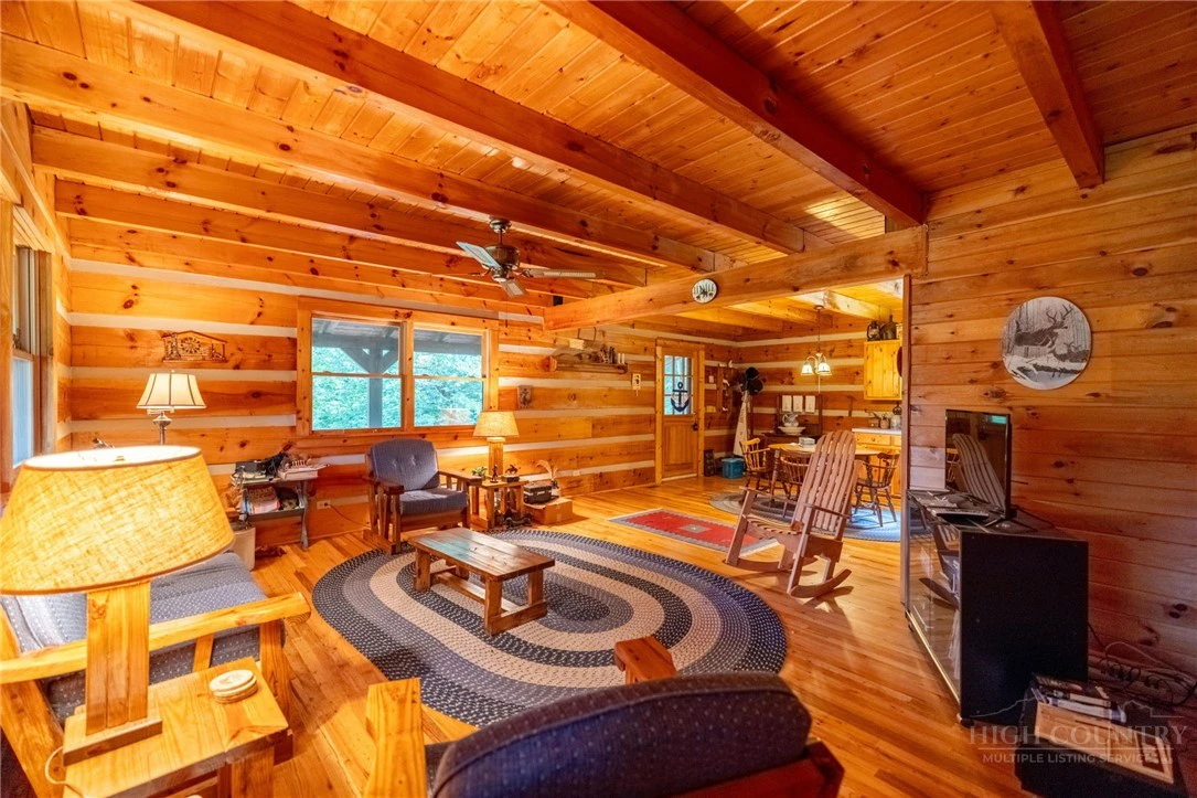 Image number 18 for the current listing