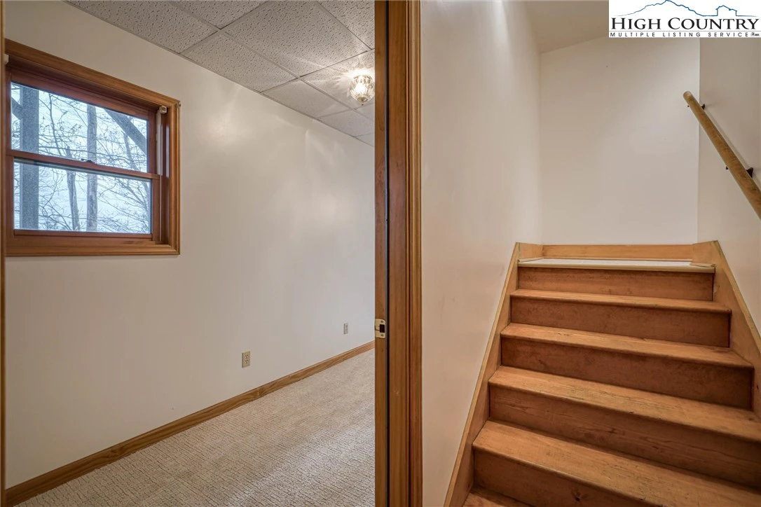 Image number 7 for the current listing