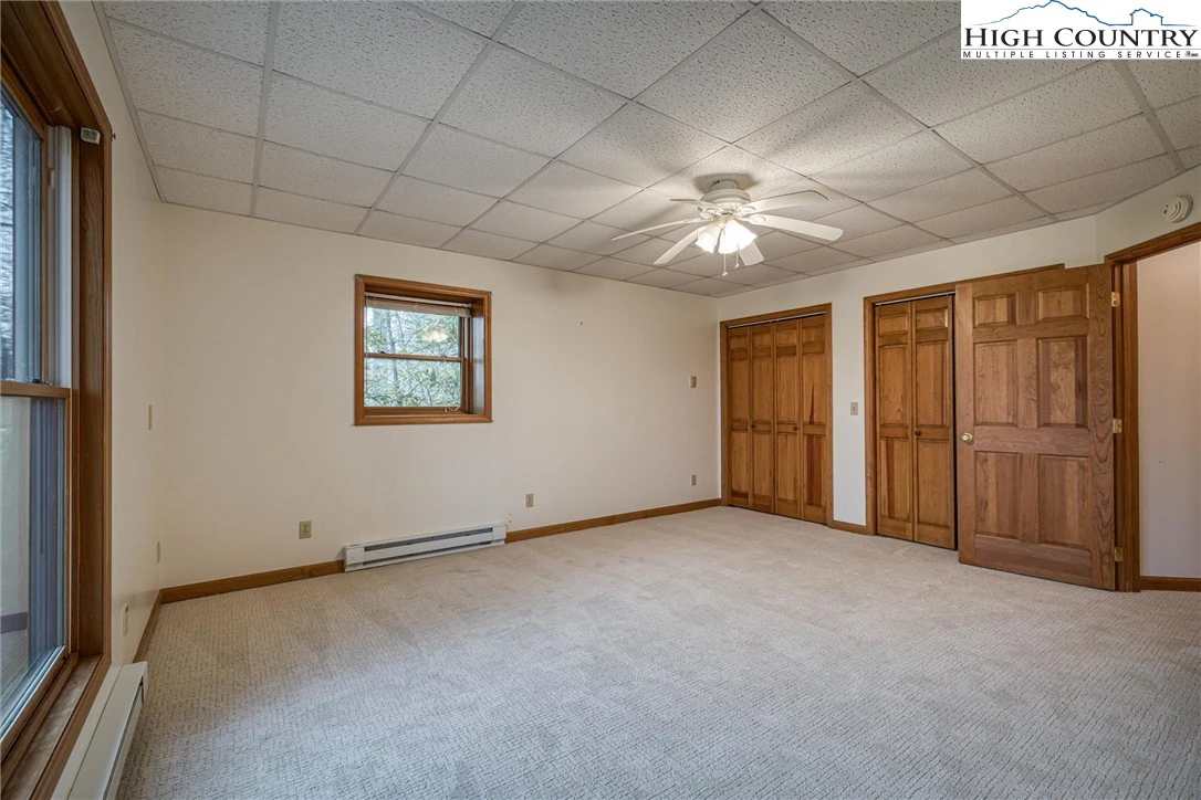 Image number 8 for the current listing