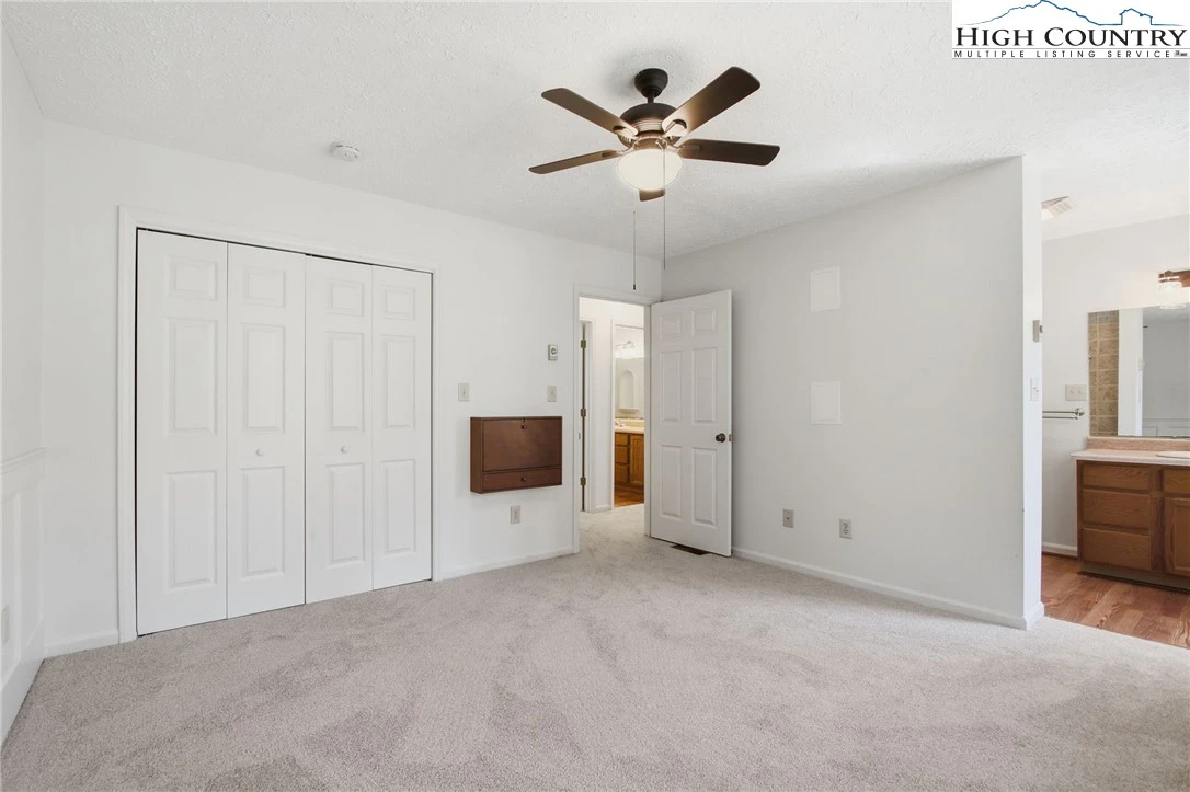 Image number 2 for the current listing