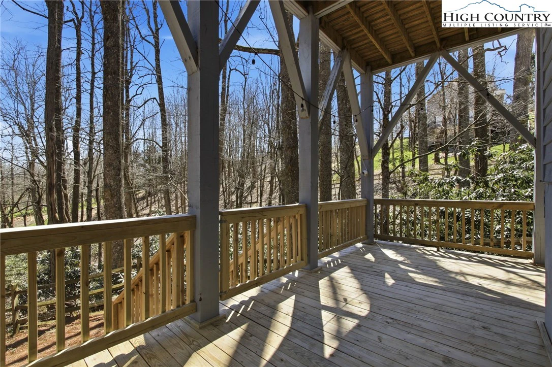 Image number 8 for the current listing