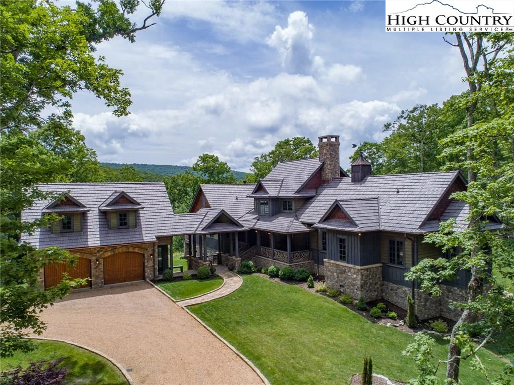 Image number 1 for the current listing