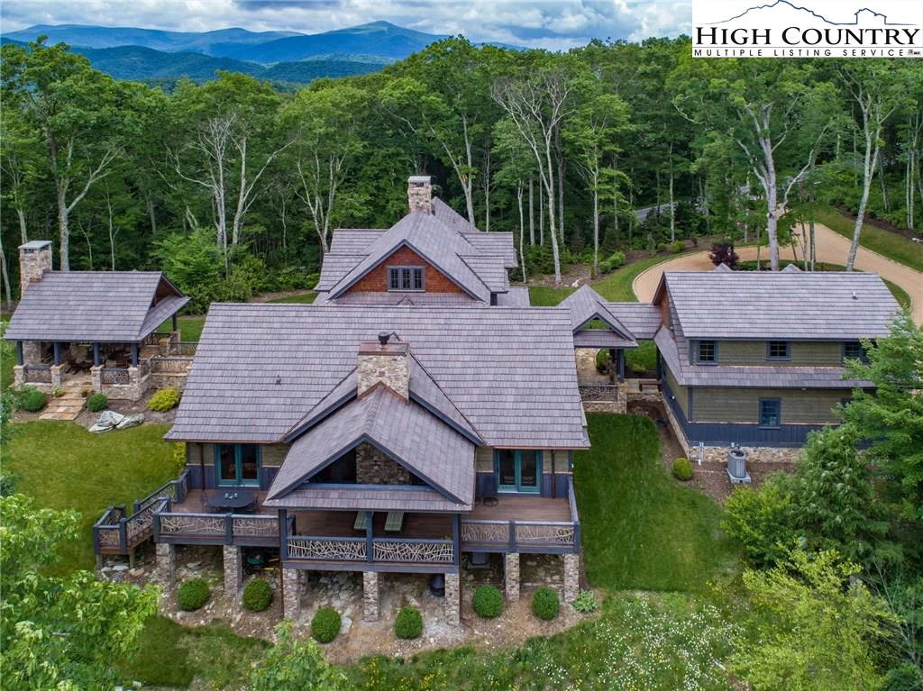 Image number 19 for the current listing