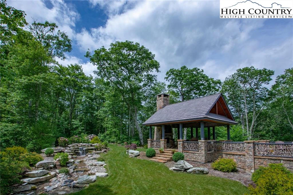 Image number 20 for the current listing