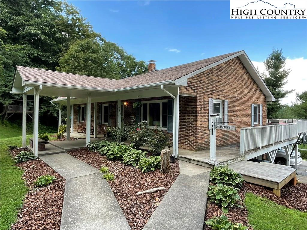 Image number 1 for the current listing
