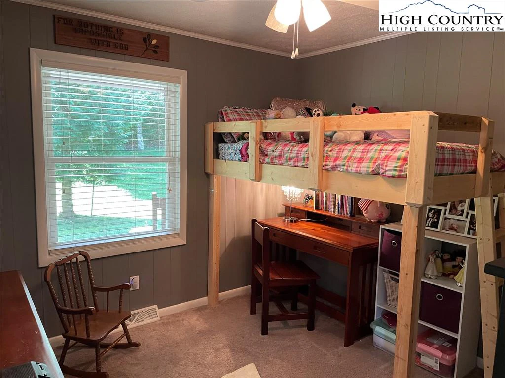 Image number 2 for the current listing