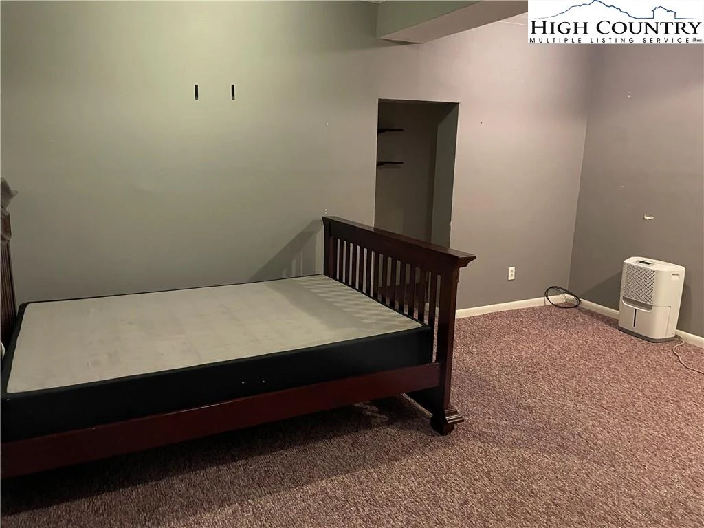 Image number 8 for the current listing