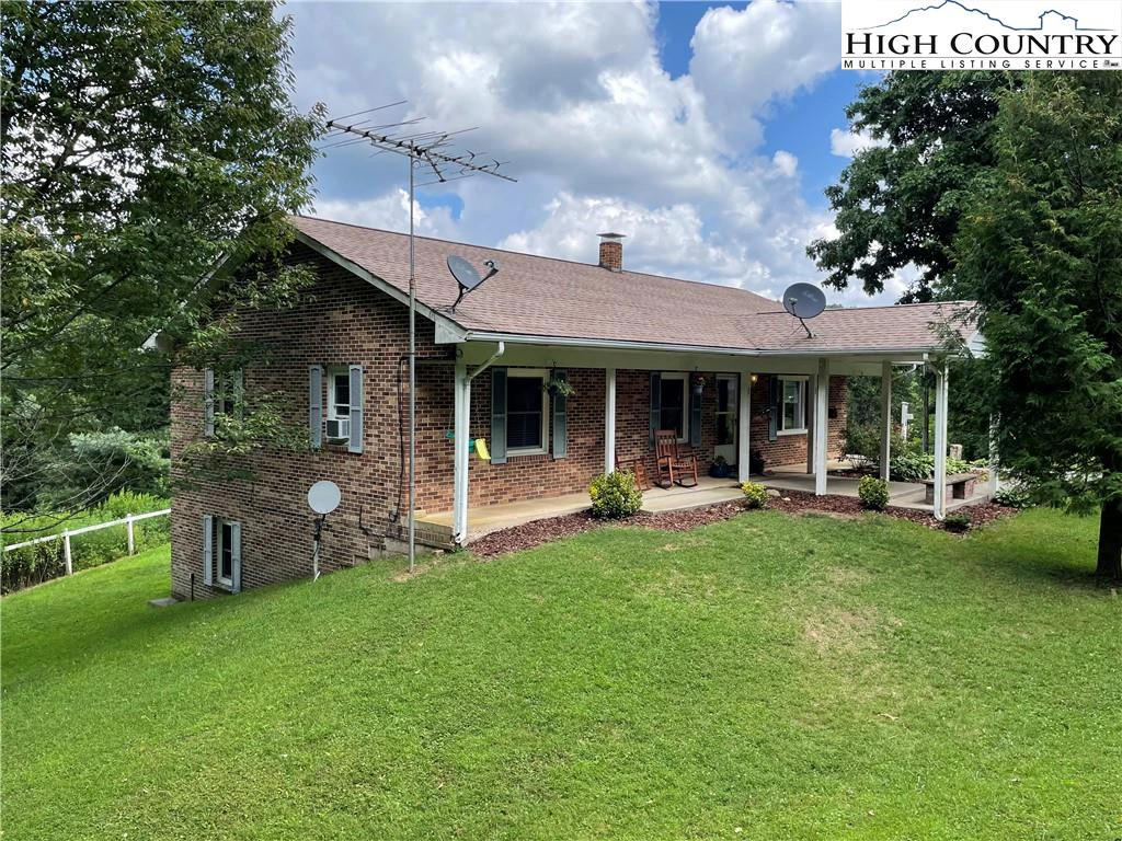 Image number 4 for the current listing