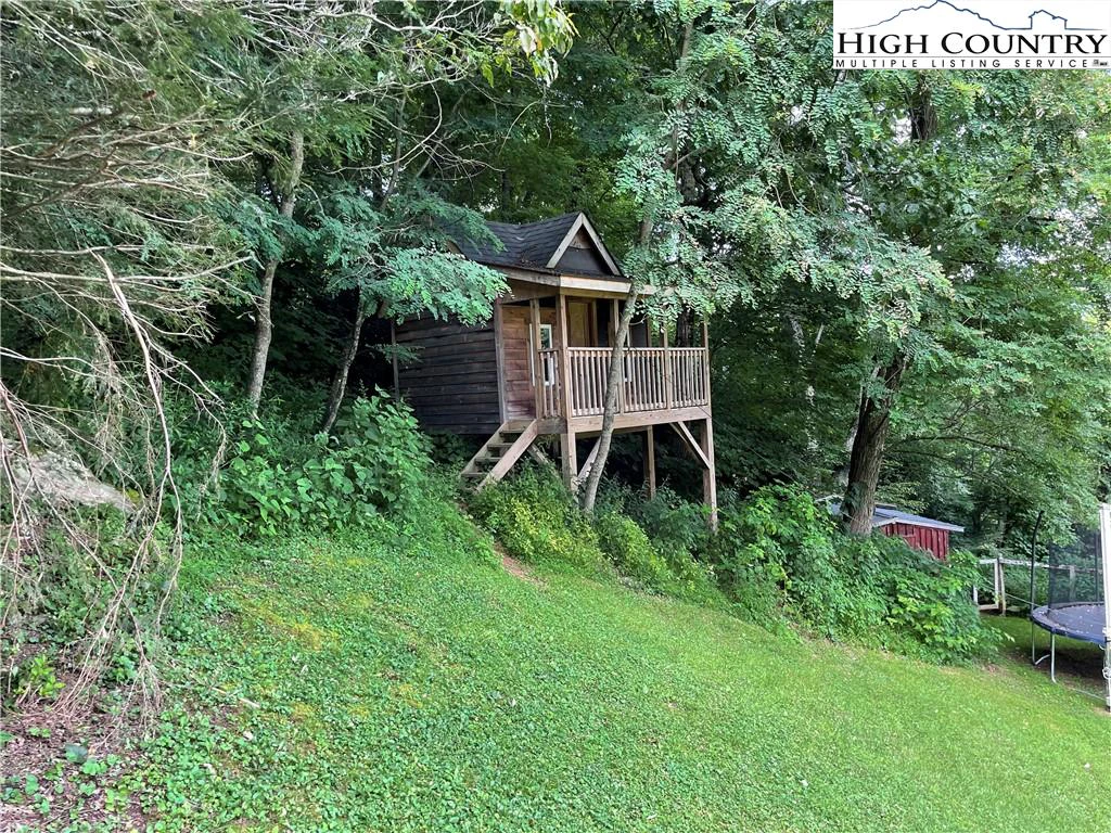 Image number 3 for the current listing
