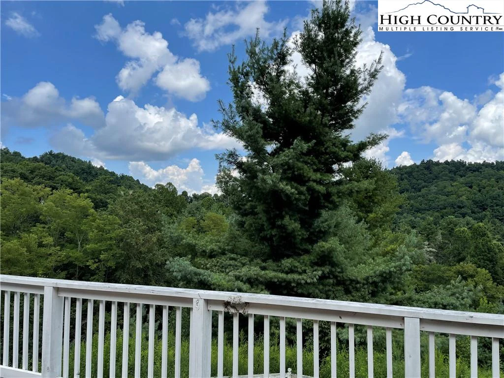 Image number 21 for the current listing