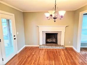 Image number 14 for the current listing